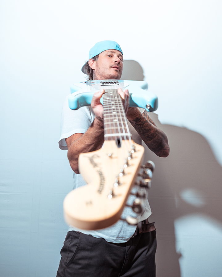 Fender Tom DeLonge Of Blink Release Limited Edition Signature Stratocaster Accessories